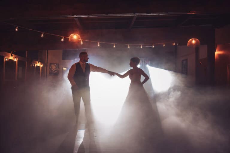 Ouverture de bal mariage : pourquoi vous devriez la faire, même sans savoir danser
